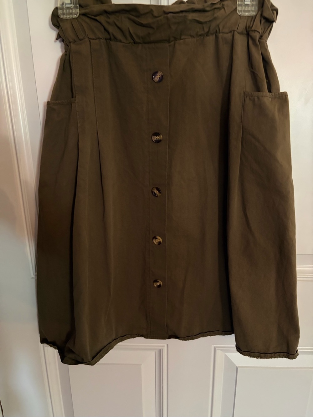 Utility Button-Front skirt in Olive Green